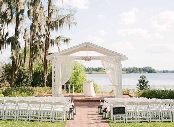 romantic-vintage-themed-wedding