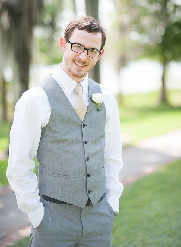 romantic-vintage-themed-wedding