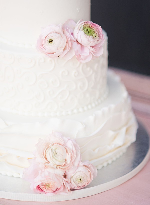 romantic-vintage-themed-wedding