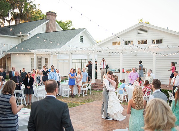 romantic-vintage-themed-wedding