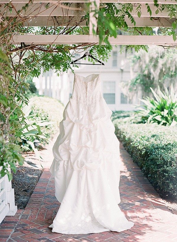 romantic-vintage-themed-wedding