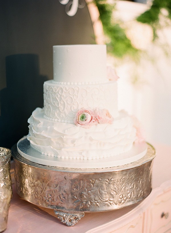 romantic-vintage-themed-wedding