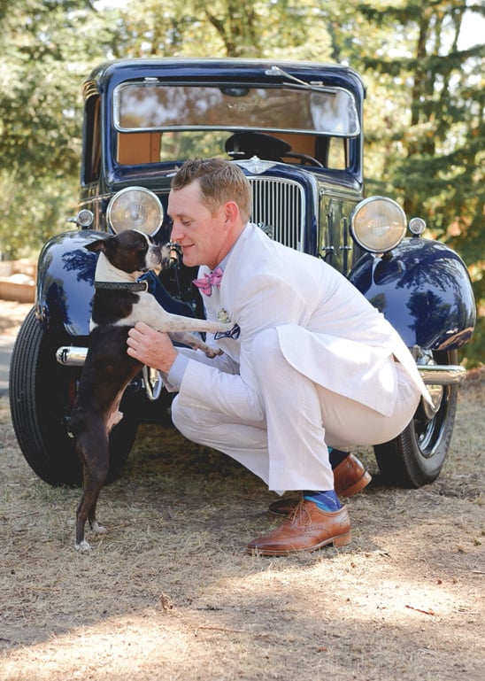 groom and his dog @weddingchicks