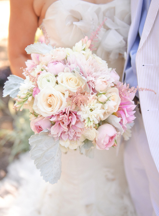 soft white and pink wedding bouquet @weddingchicks