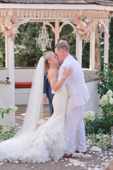 ruffles-and-roses-wedding