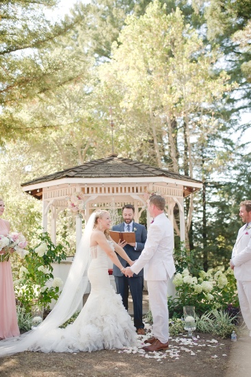 ruffles-and-roses-wedding