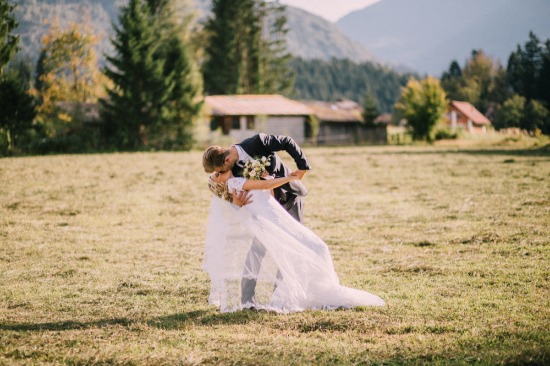 rustic-chic-wedding-in-slovenia