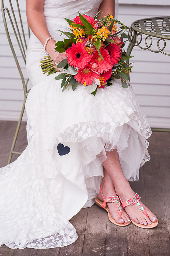 peach wedding shoes @weddingchicks