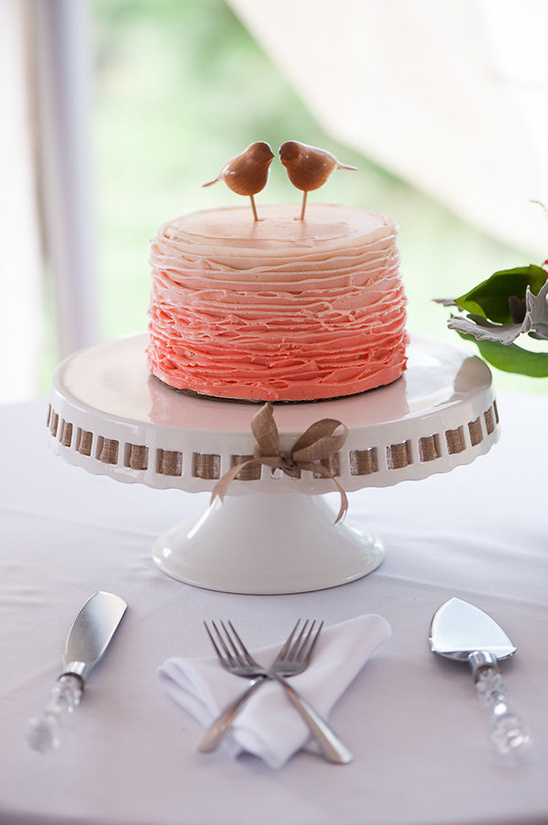 ombre pink wedding cake @weddingchicks