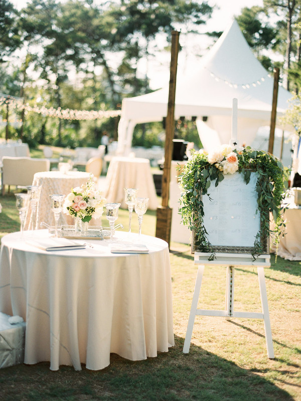 soft-feminine-blush-wedding