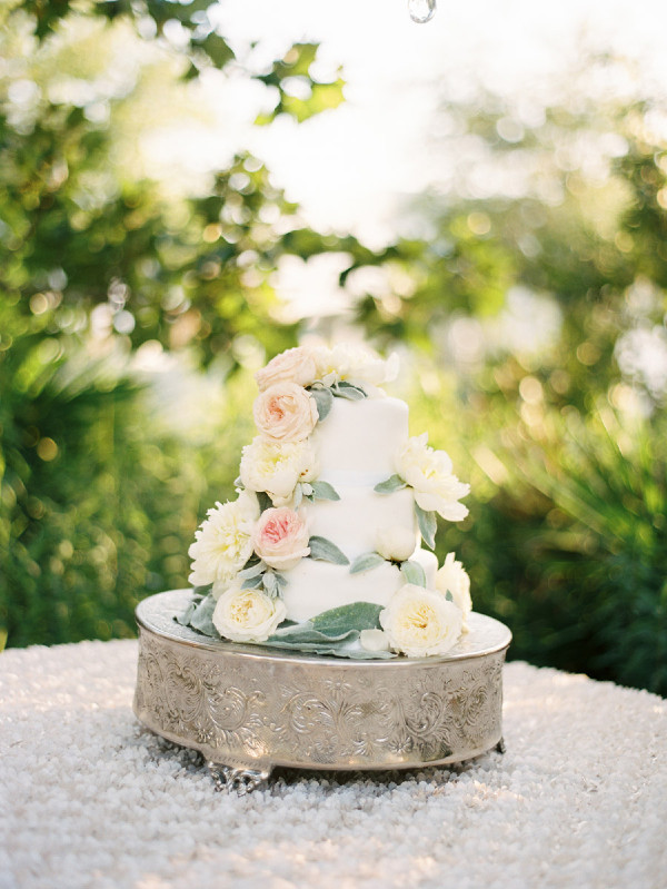 soft-feminine-blush-wedding