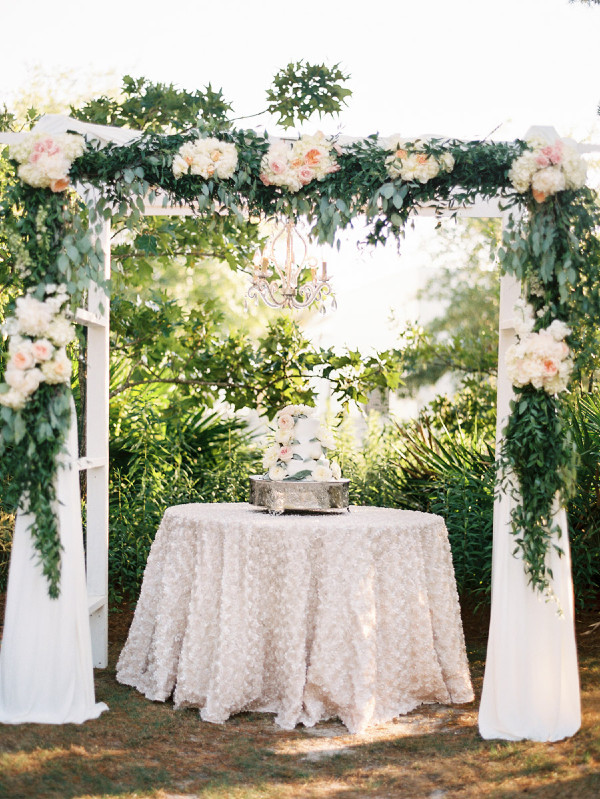 soft-feminine-blush-wedding