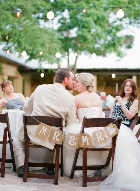 mr and mrs seat sign @weddingchicks