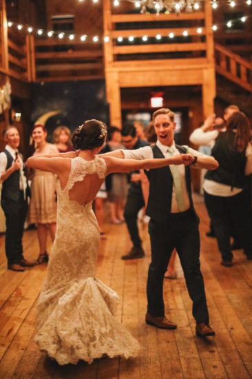 warm-new-england-wedding