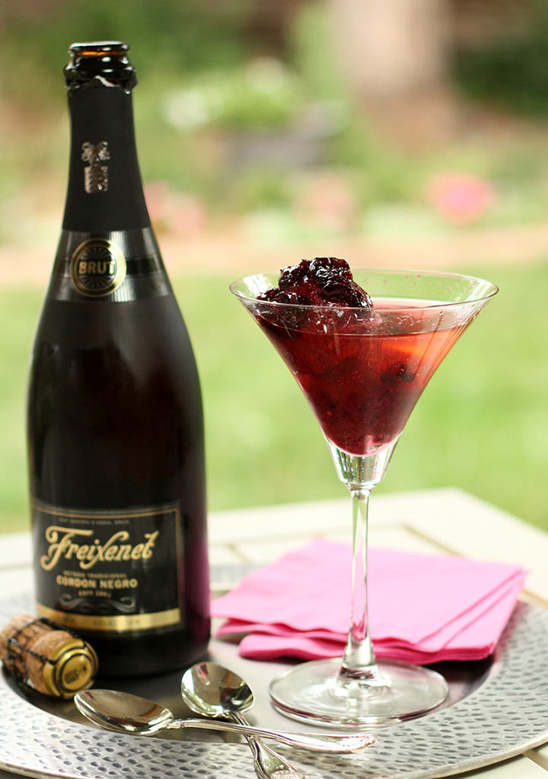 Freixenet cocktail recipes perfect for any wedding event. #alllovesparkles