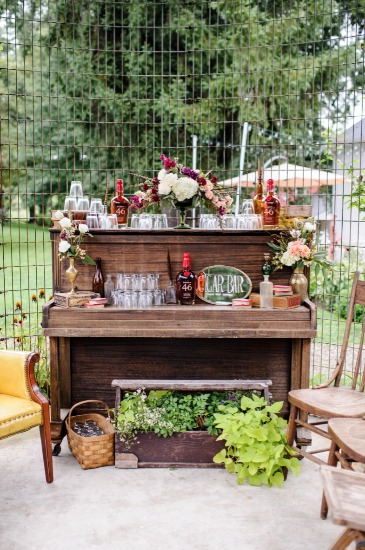 wedding-overflowing-with-florals