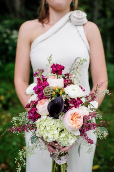 wedding-overflowing-with-florals