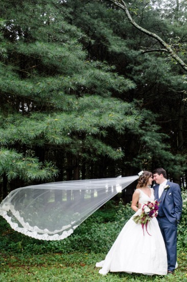 wedding-overflowing-with-florals
