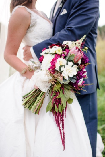 wedding-overflowing-with-florals