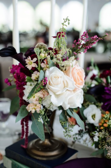 wedding-overflowing-with-florals