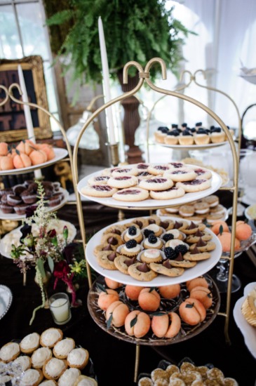 wedding-overflowing-with-florals