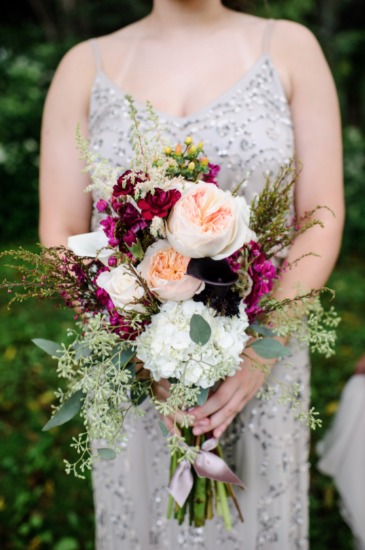 wedding-overflowing-with-florals