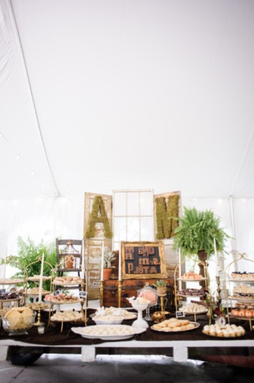 wedding-overflowing-with-florals