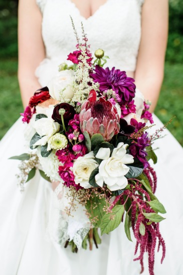 wedding-overflowing-with-florals