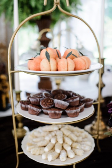 wedding-overflowing-with-florals