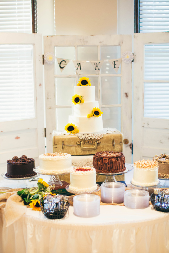 sunflower cake table @weddingchicks