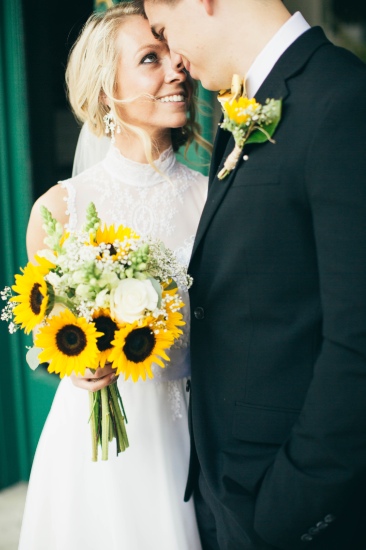 bright-bright-sunflower-wedding-day