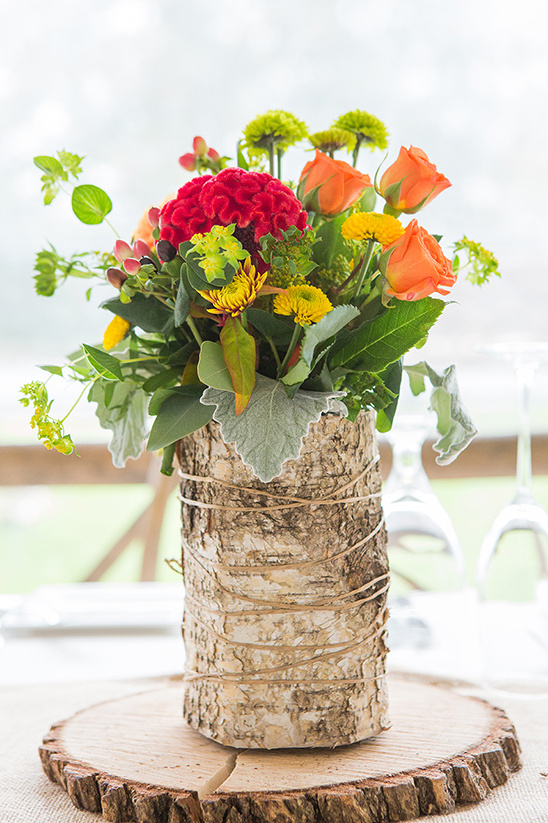 bark floral vases @weddingchicks