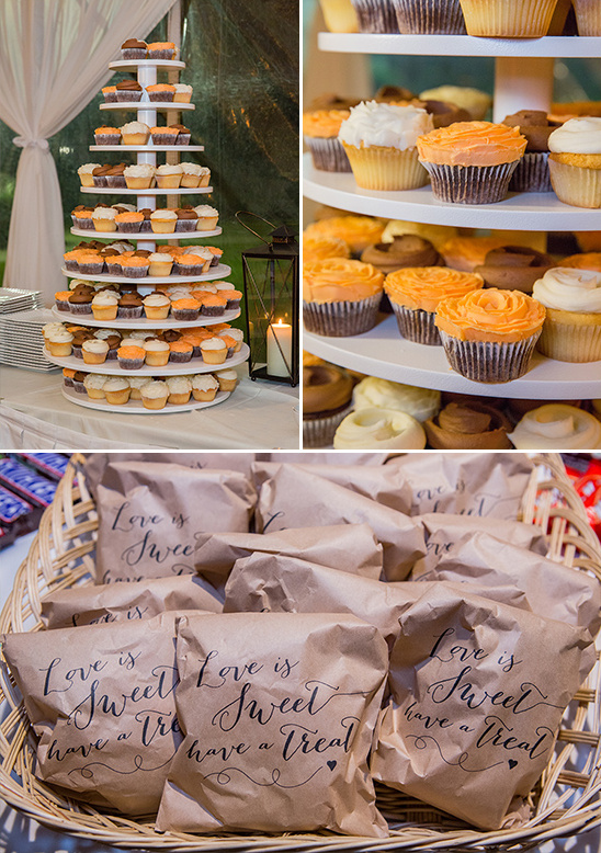 cupcake tower and favor bags @weddingchicks