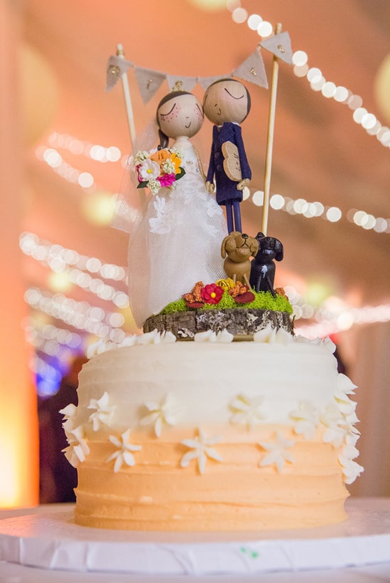 custom wooden cake topper @weddingchicks