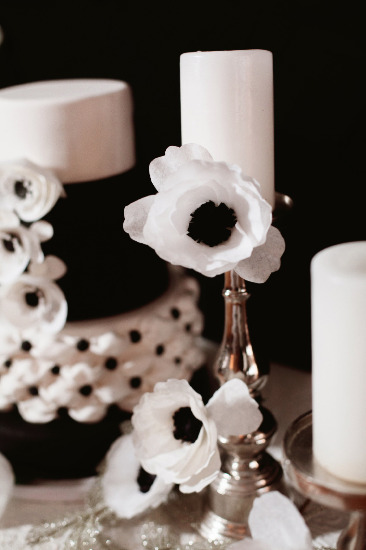classic-edge-black-and-white-wedding