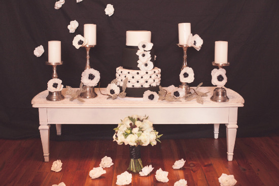 classic-edge-black-and-white-wedding
