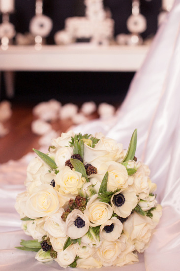 classic-edge-black-and-white-wedding