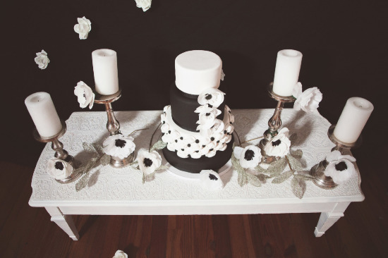 classic-edge-black-and-white-wedding