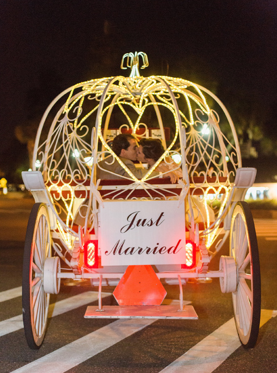 just married get away carriage @weddingchicks