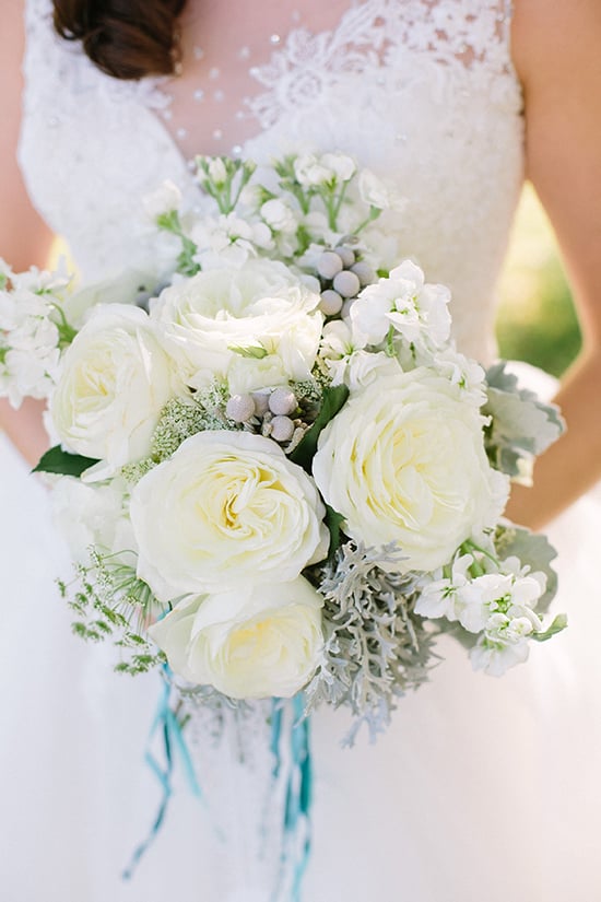 lush white wedding bouquet @weddingchicks