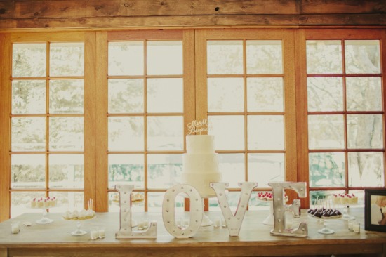 dreamy-black-and-white-wedding