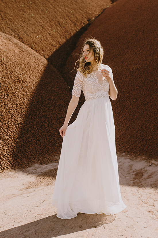 Elizabeth Dye 2016 wedding dress collection @weddingchicks
