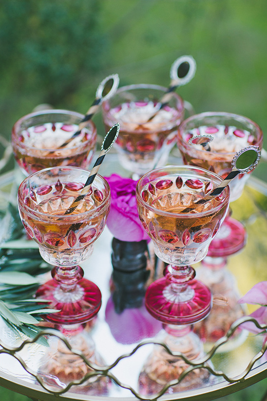 pink wedding cocktails @weddingchicks