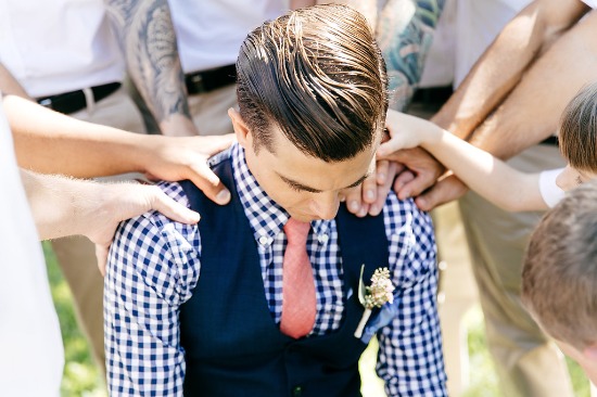 garden-wedding-with-a-preppy-vibe