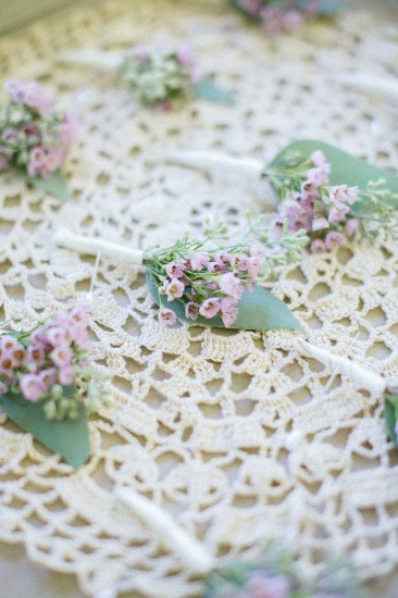 garden-wedding-with-a-preppy-vibe