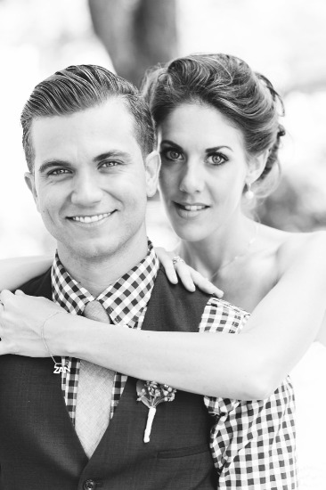garden-wedding-with-a-preppy-vibe
