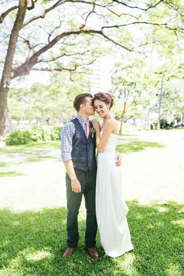 garden-wedding-with-a-preppy-vibe