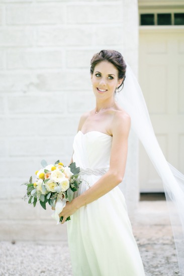 garden-wedding-with-a-preppy-vibe