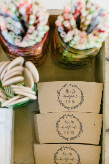 garden-wedding-with-a-preppy-vibe