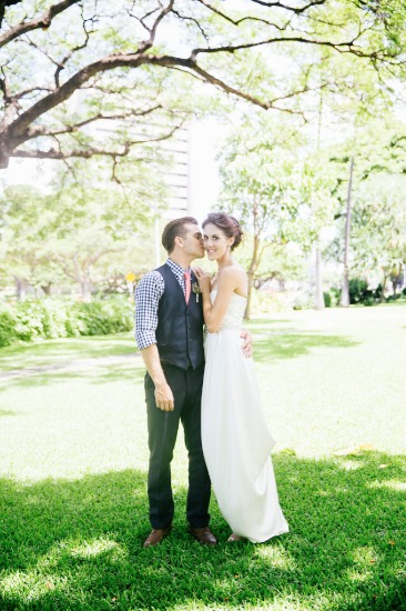 garden-wedding-with-a-preppy-vibe